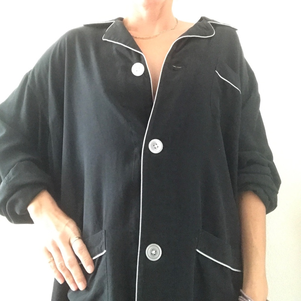 Vintage silk button up - Picture 3 of 9
